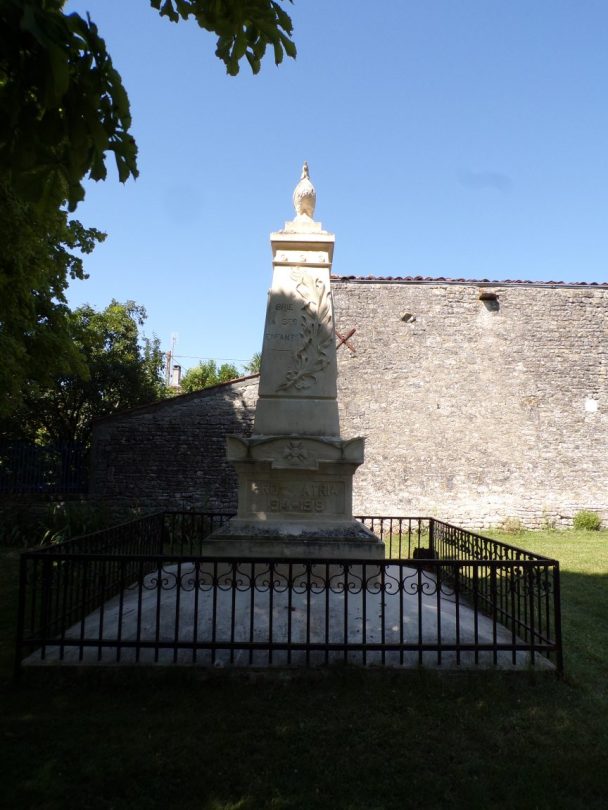Brie-sous-Matha - Le monument aux morts (3 juillet 2019)