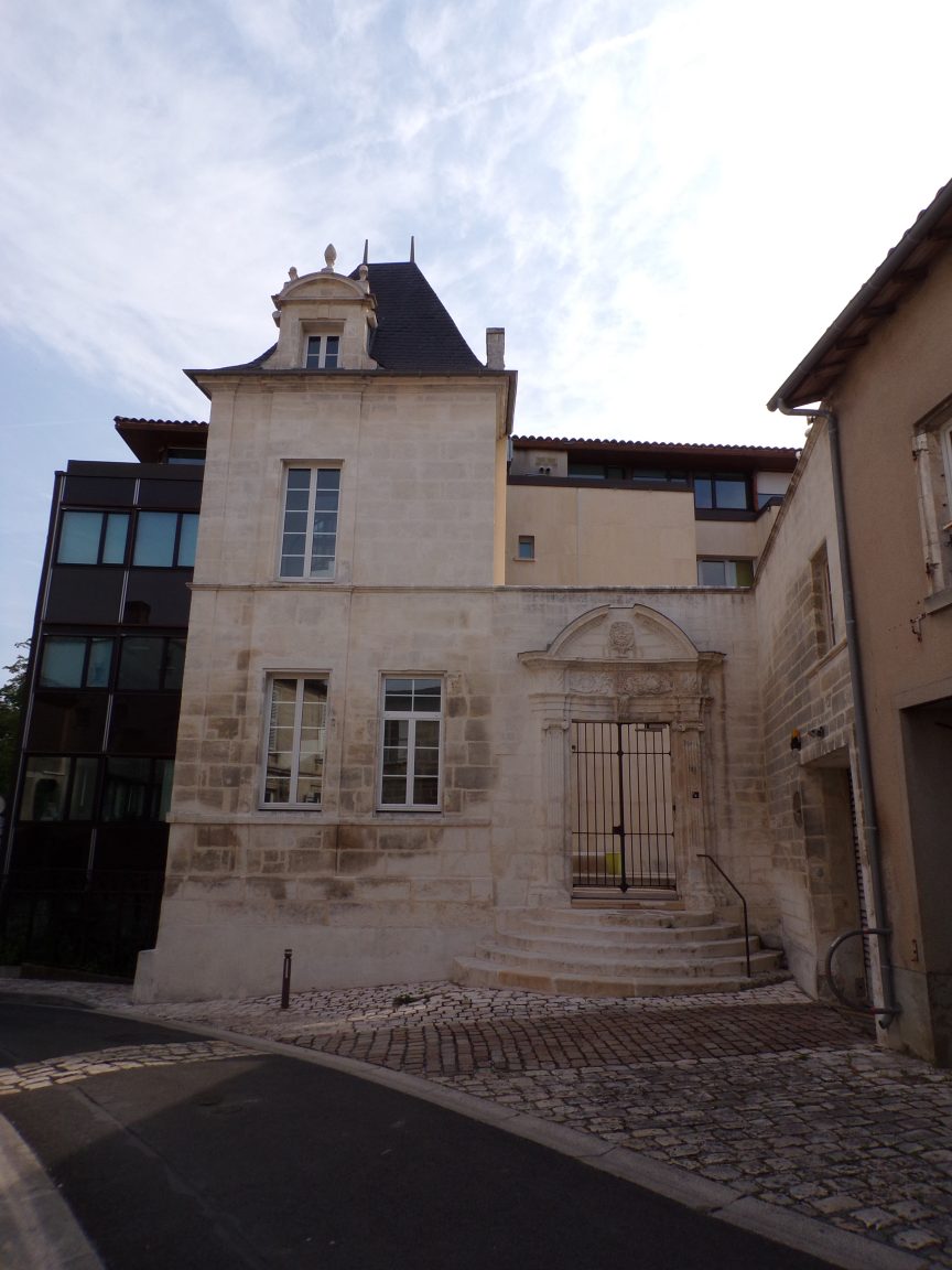 Rue Emile Albert - Hôtel Chabot de Peuchebrun (2 juillet 2019)