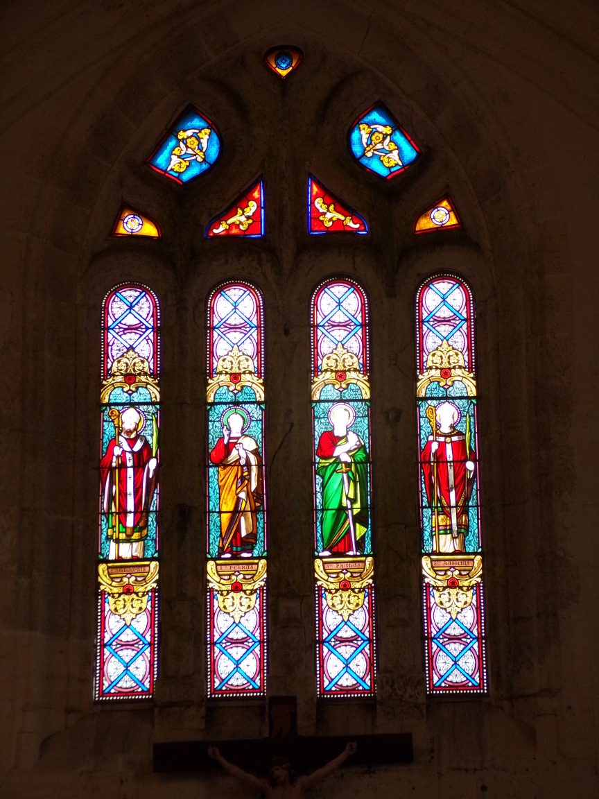 Ambleville - L'église Saint-Pierre - Le vitrail 'Saint Eutrope, Saint Pierre, Saint Paul, Saint Ausone' (21 septembre 2019)