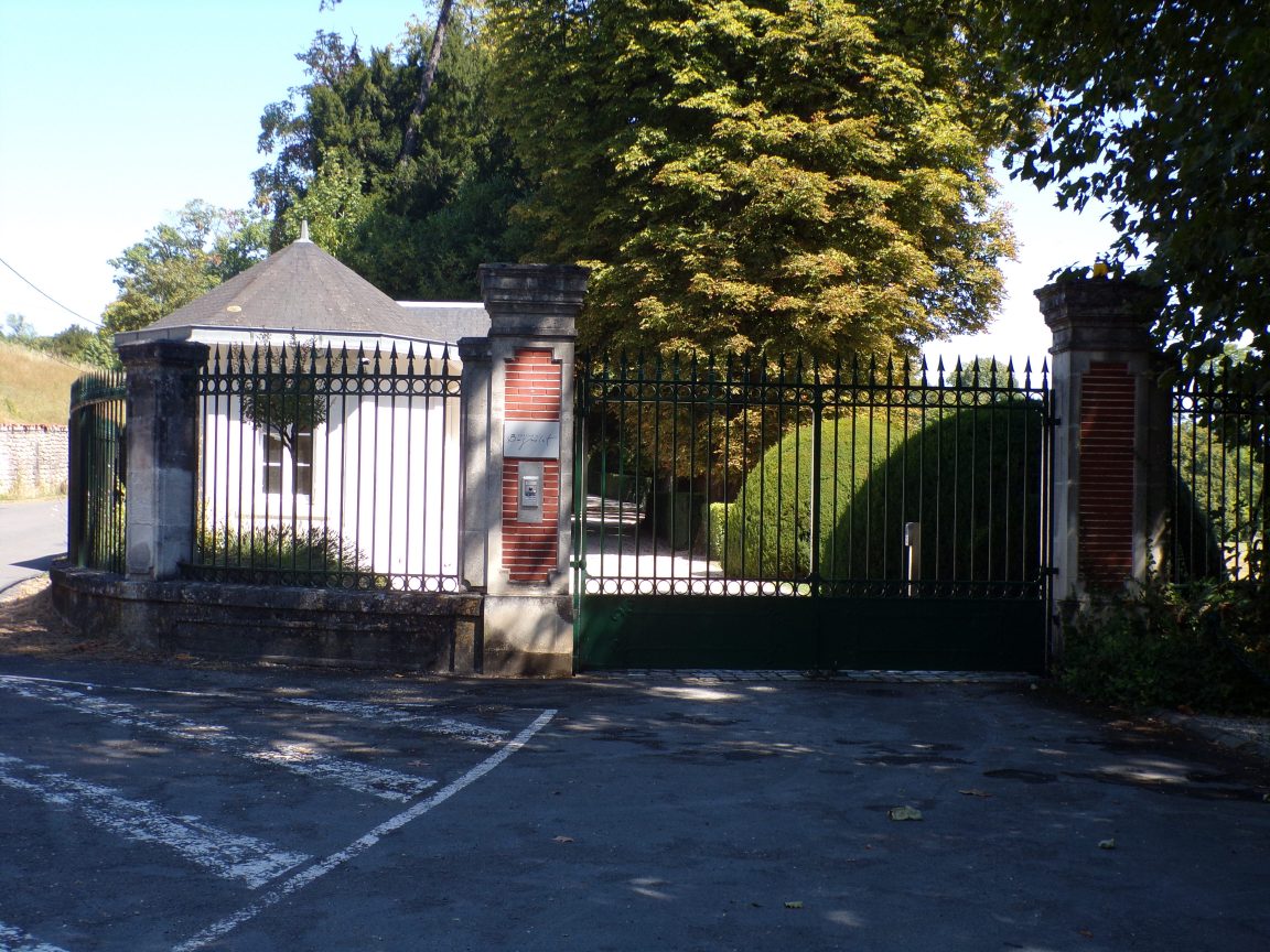 Entrée du Château de Bagnolet (25 août 2016)