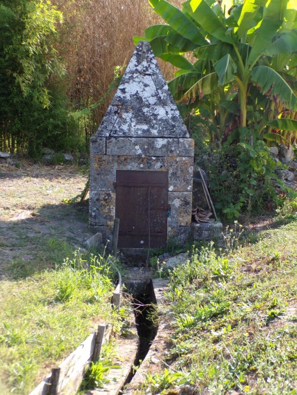 Cherves-Richemont - Le lavoir de Fontenille (8 septembre 2016)