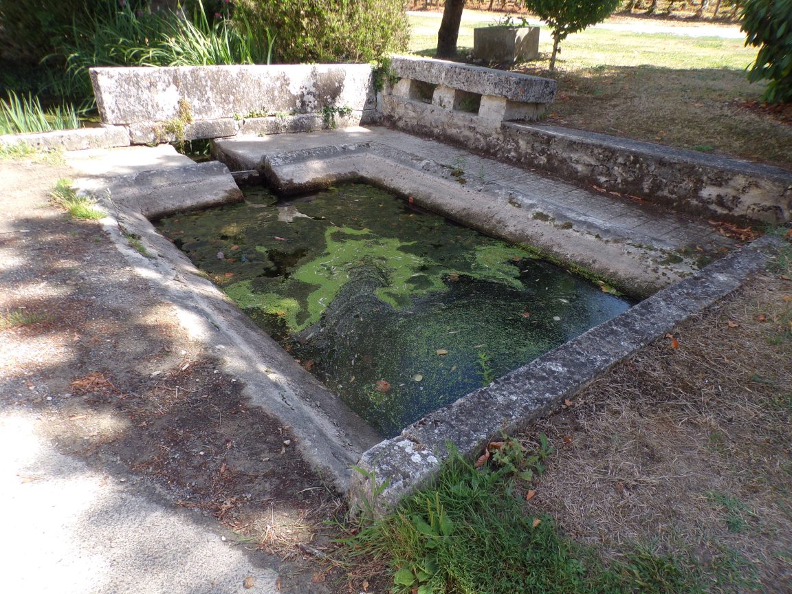 Angeac-Charente - Le lavoir de l'Ortre (18 août 2016)