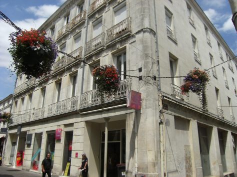 Magasin de commerce, 64, rue d'Angoulême (21 juillet 2015)