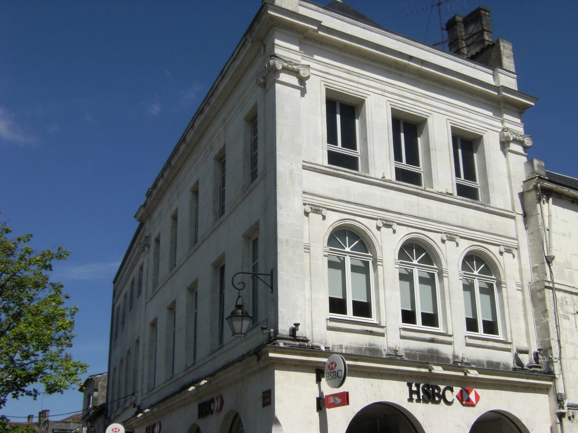 Magasin de commerce (place d’Armes) (mai 2015)