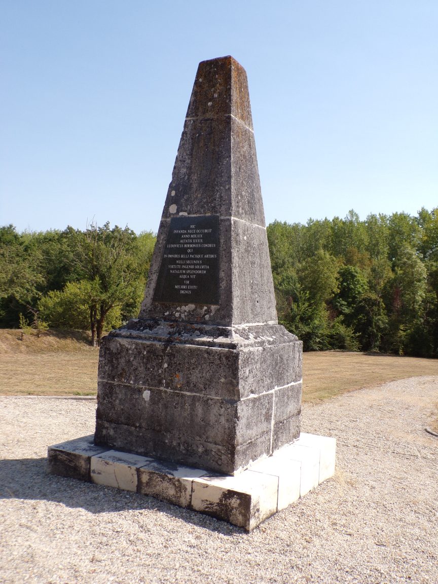 Triac-Lautrait - La Pyramide de Condé (8 septembre 2016)