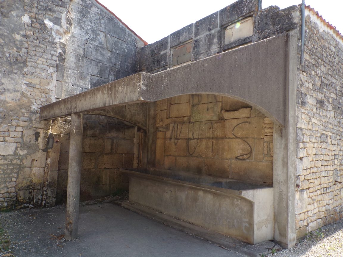 Triac-Lautrait - Le lavoir de Lantin (8 septembre 2016)