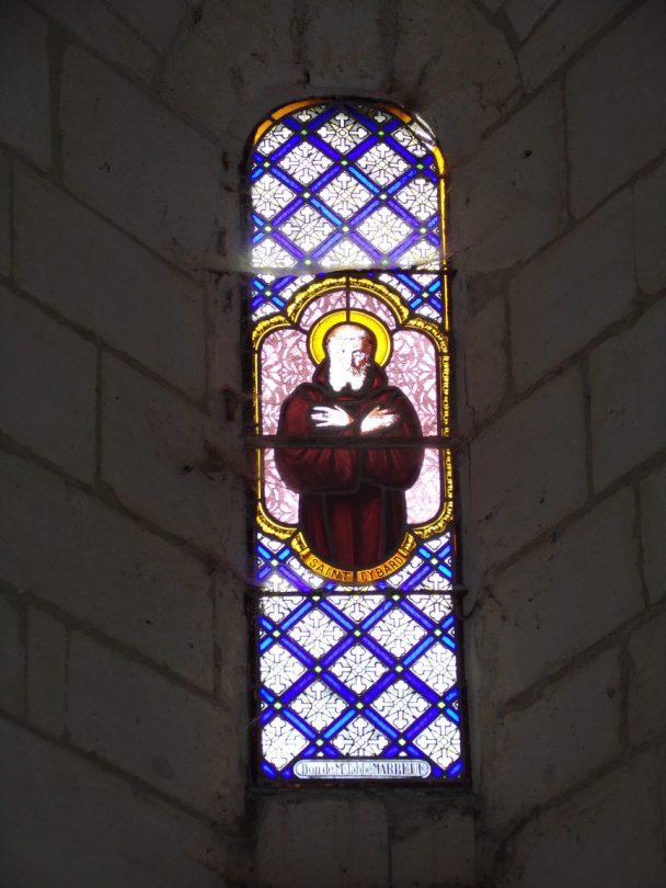 Salles d'Angles - La Chapelle des Templiers - Le vitrail 'Saint Cybard' - Don de Mr l'abbé Marbeuf (30 juin 2020)