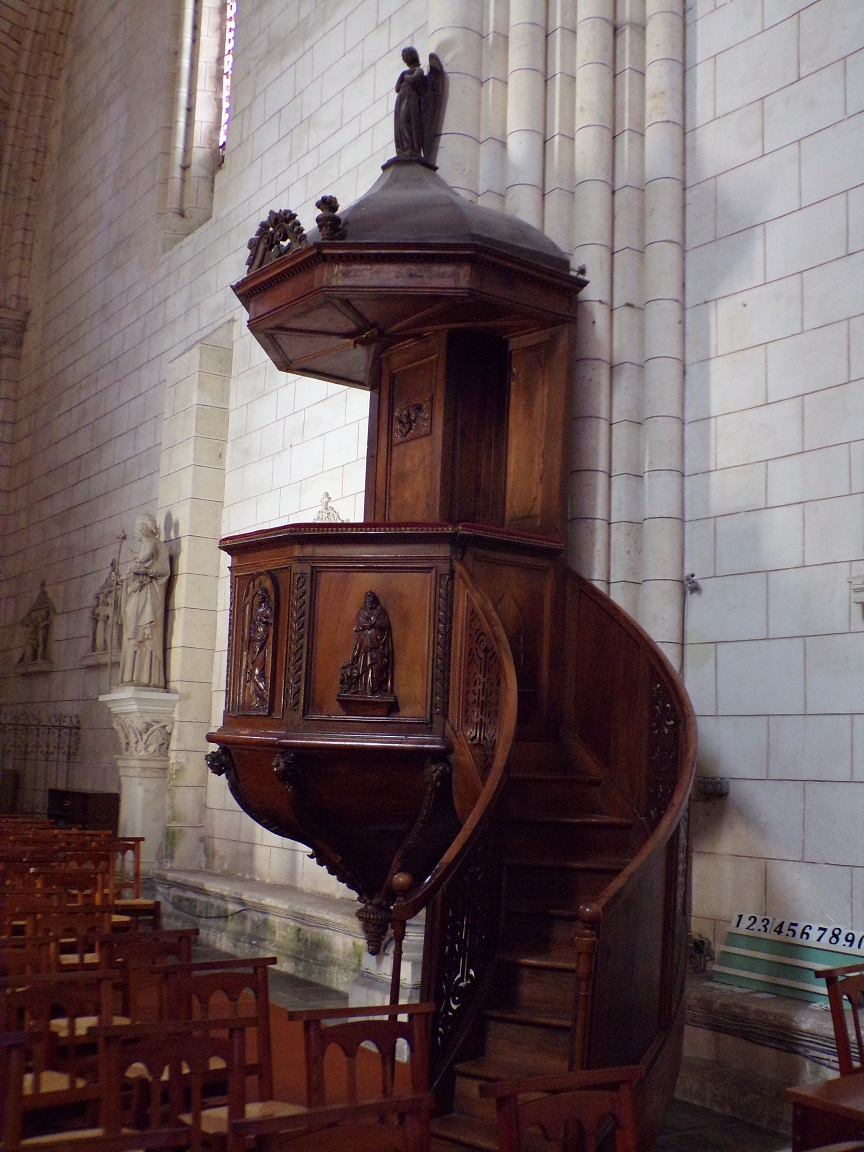 Bassac - L'abbaye Saint-Etienne - La chaire (18 août 2016)