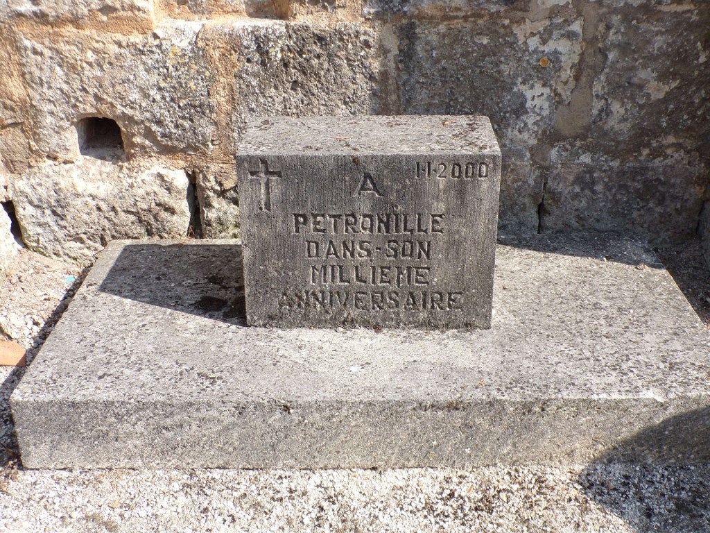 Bouteville - La tombe Pétronille (8 septembre 2016)