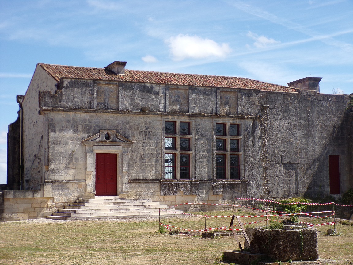 Bouteville - Le château de Bouteville (18 août 2016)