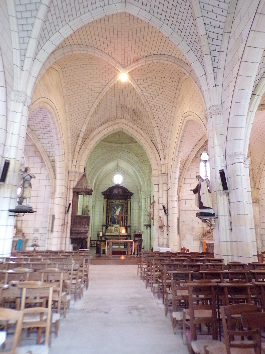Genté - L'église Saint-Médard - Vue de l'entrée (18 septembre 2016)