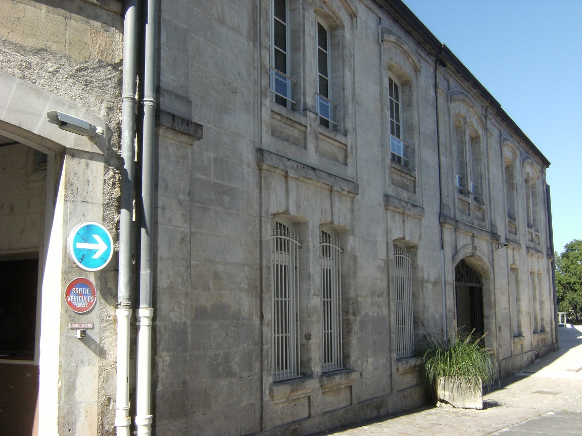 Distillerie, Chai (Distillerie d’Eau de Vie de Cognac) dite Maison de Commerce Renault et Cie, actuellement Jas. Hennessy et Cie (21 août 2015)