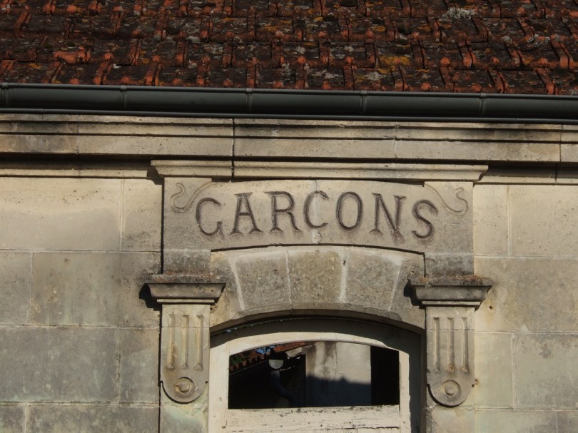 École maternelle de Crouin - rue Haute de Crouin (12 novembre 2015)
