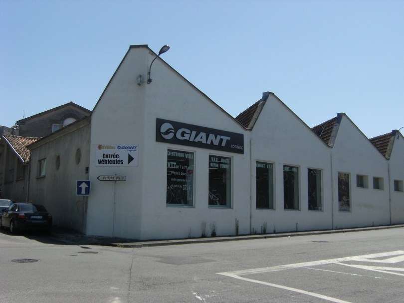 Édifice commercial Jean-Louis Martel, puis cartonnerie Godard (10 juillet 2015)