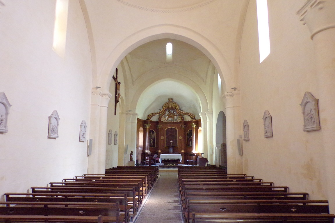 Cherves-Richemont - L'église Saint-Vivien - Vue de l'entrée (3 avril 2017)