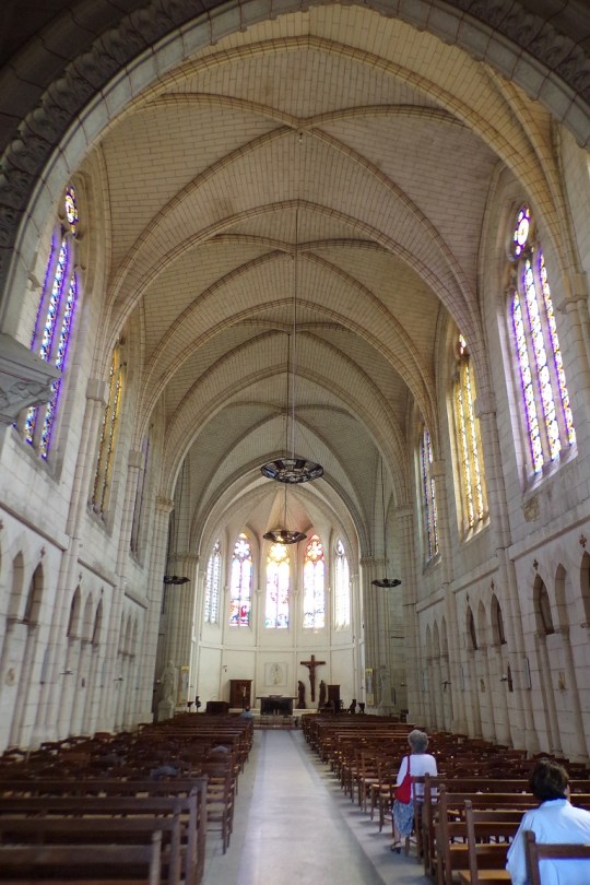 Église Saint-Martin, du Sacré-Coeur - Vue de l'entrée (15 juin 2017)