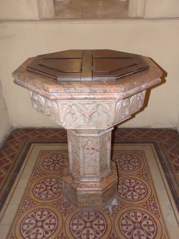 L'église Saint-Jacques – Fonts baptismaux (12 février 2019)