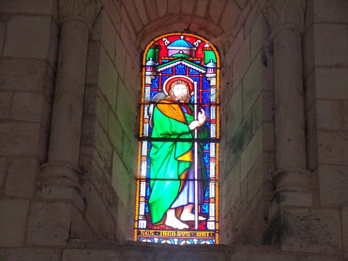 Gensac-la-Pallue - L'église Saint-Martin - Le vitrail 'L'apôtre Jacques' (15 août 2016)