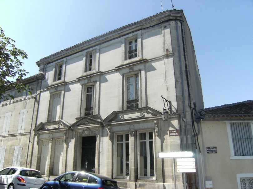 Hôtel, 28 place Beaulieu (15 juillet 2015)