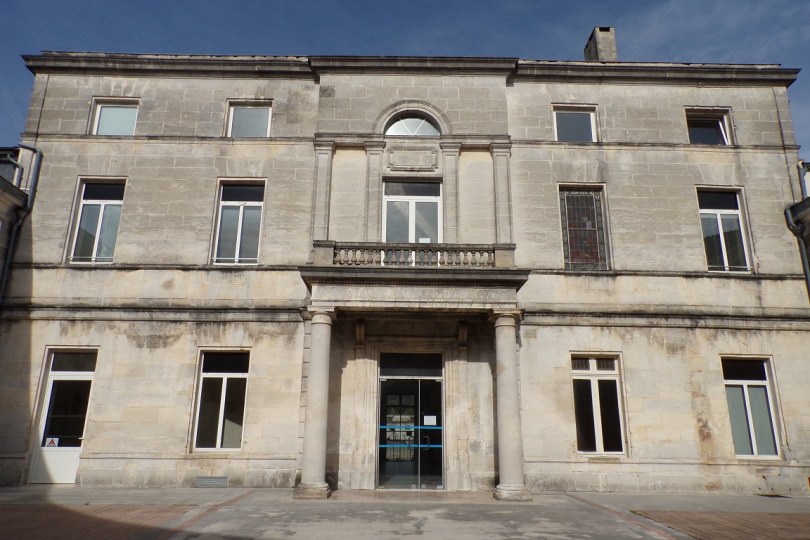 Hôtel dit Villa François 1er, élévation sur cour de ces communs (11 mars 2017)