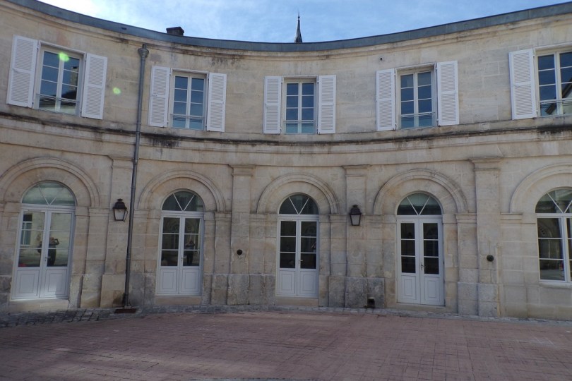 Hôtel dit Villa François 1er, élévation sur cour de ces communs (11 mars 2017)