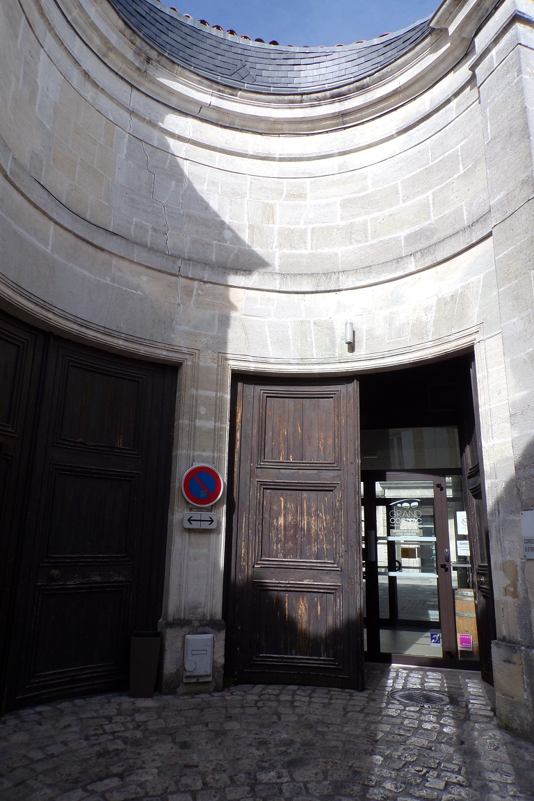 Hôtel dit Villa François 1er, élévation sur cour de ces communs (11 mars 2017)