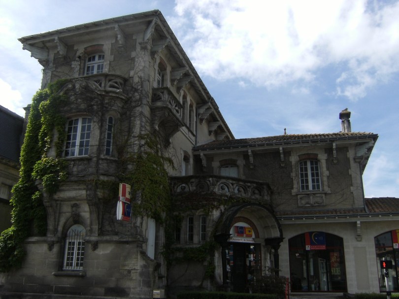 HOTEL (N° 120) - (11 juillet 2017)