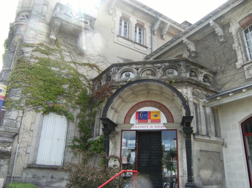 HOTEL (N° 120) - (11 juillet 2017)