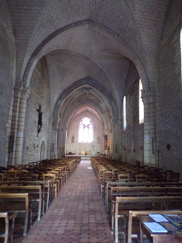 Jarnac - L'église Saint-Pierre - Vue de l'entrée (21 septembre 2016)