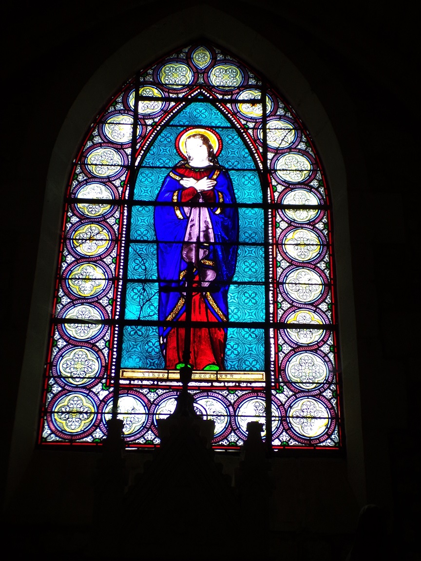 Juillac-le-Coq - L'église Saint-Martin - Le vitrail 'Virgo Maculata' (18 septembre 2016)