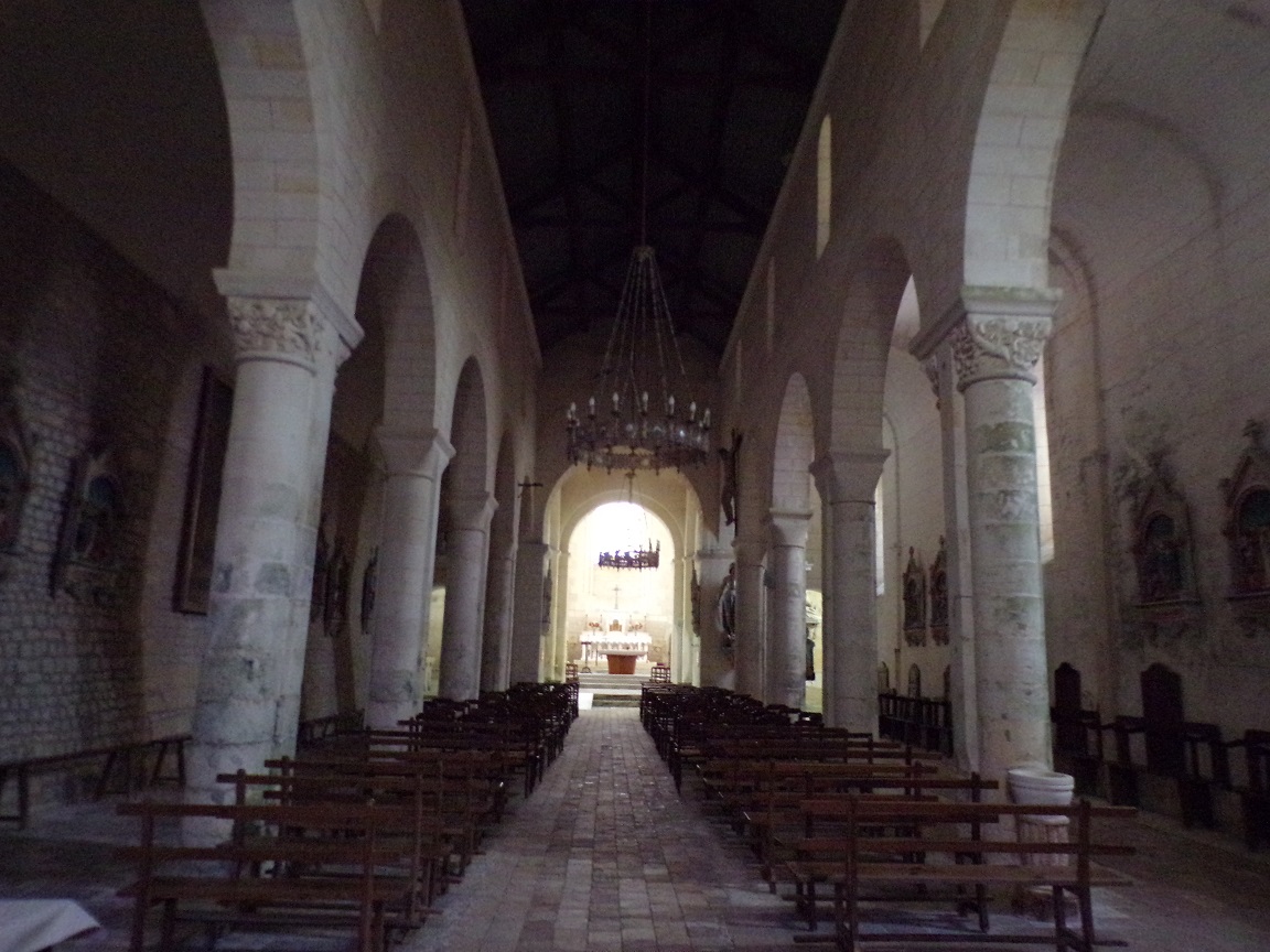 Juillac-le-Coq - L'église Saint-Martin - Vue de l'entrée (18 septembre 2016)