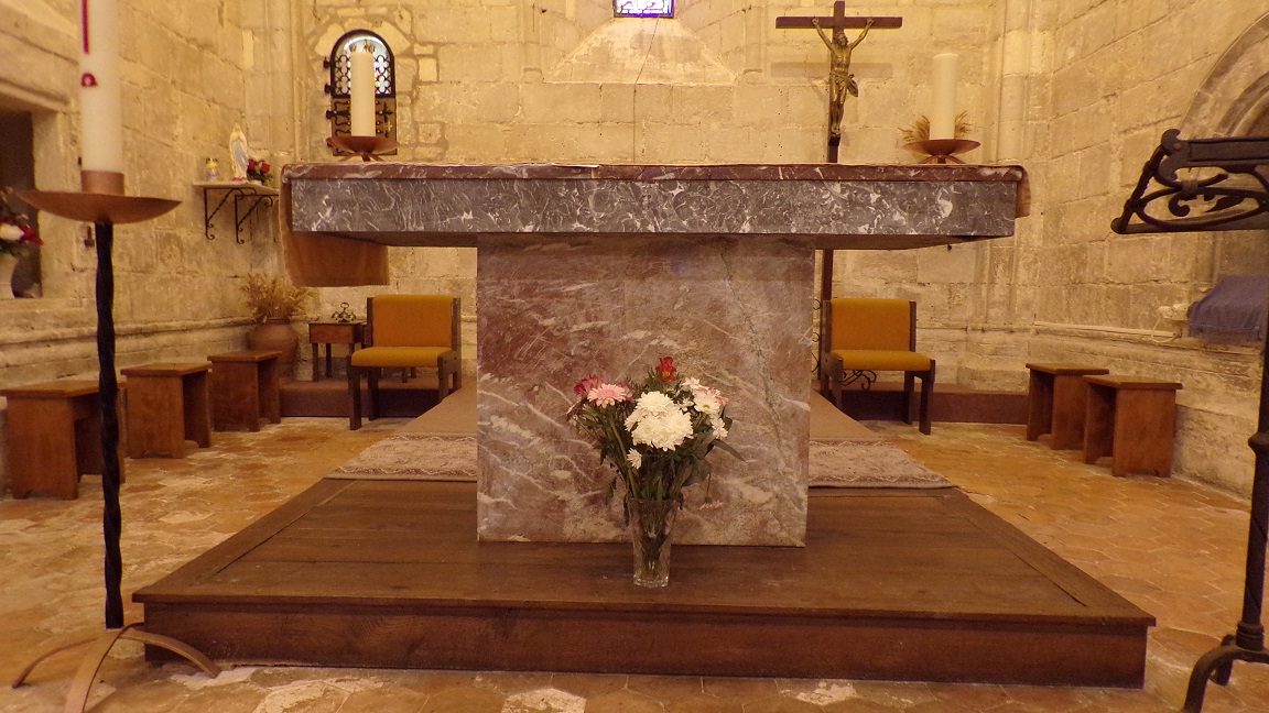 Nercillac - L'église Saint-Germain - L'autel (10 avril 2018)