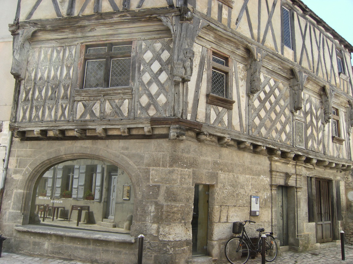 rue Grande - La maison de la Lieutenance (27 mars 2015)