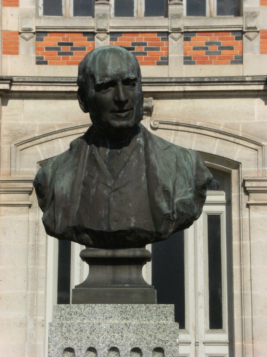 Orphelinat dit Fondation Édouard et Gabriel Martell, rue de l'Hôpital (12 août 2015)