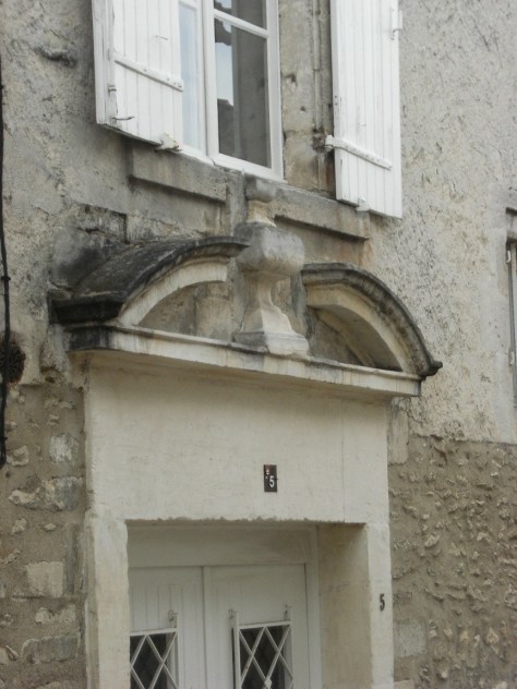 Porte du logis Gautier de la Prédasse - 5 rue Saulnier (27 mai 2016)