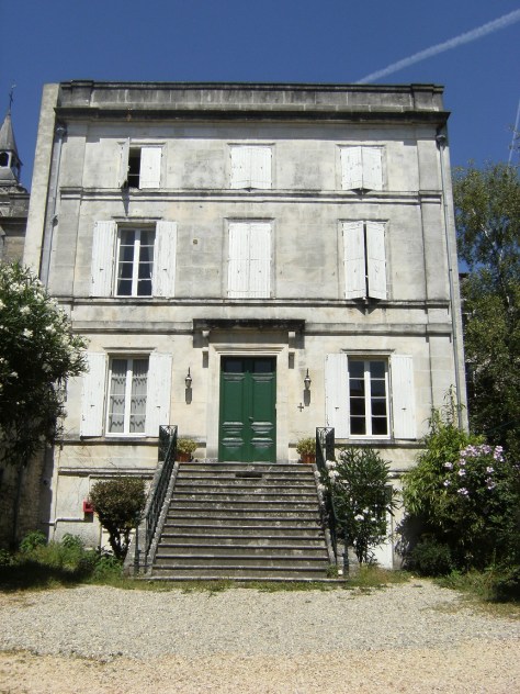 Presbytère dit Presbytère du Prieuré Saint Léger, 10 rue Mgr Lacroix (6 août 2015)