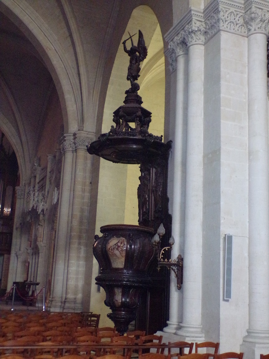 rue Aristide Briand - L'église Saint-Léger - La chaire (19 avril 2019)