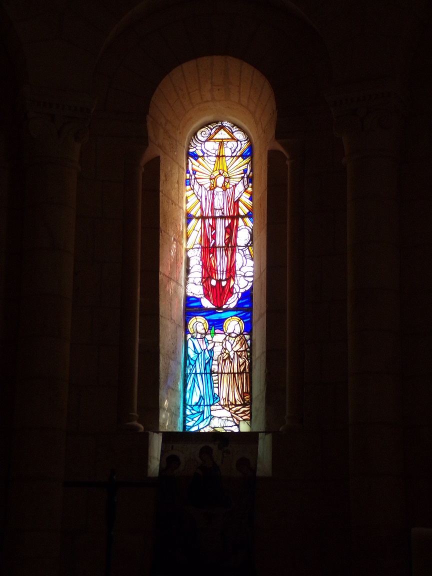 Saint-Même-les-Carrières - L'église Saint-Maxime - Le vitrail 'Sacré-Coeur de Jésus' (8 septembre 2016)
