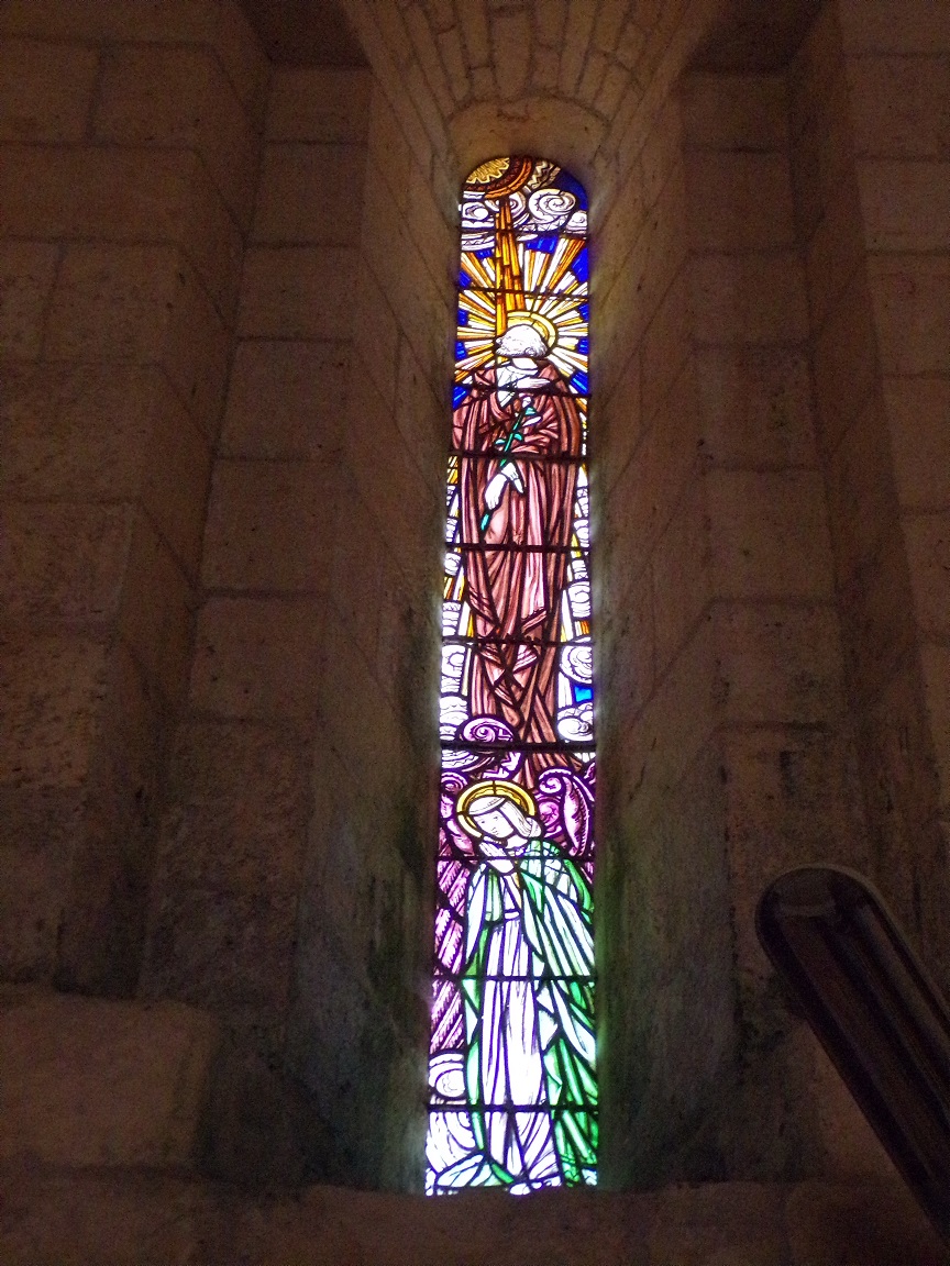 Saint-Même-les-Carrières - L'église Saint-Maxime - Un vitrail (8 septembre 2016)