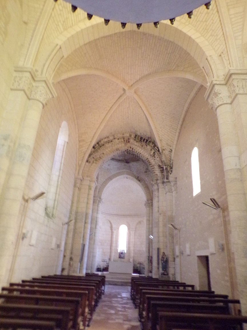 Saint-Même-les-Carrières - L'église Saint-Maxime - Vue de l'entrée (8 septembre 2016)