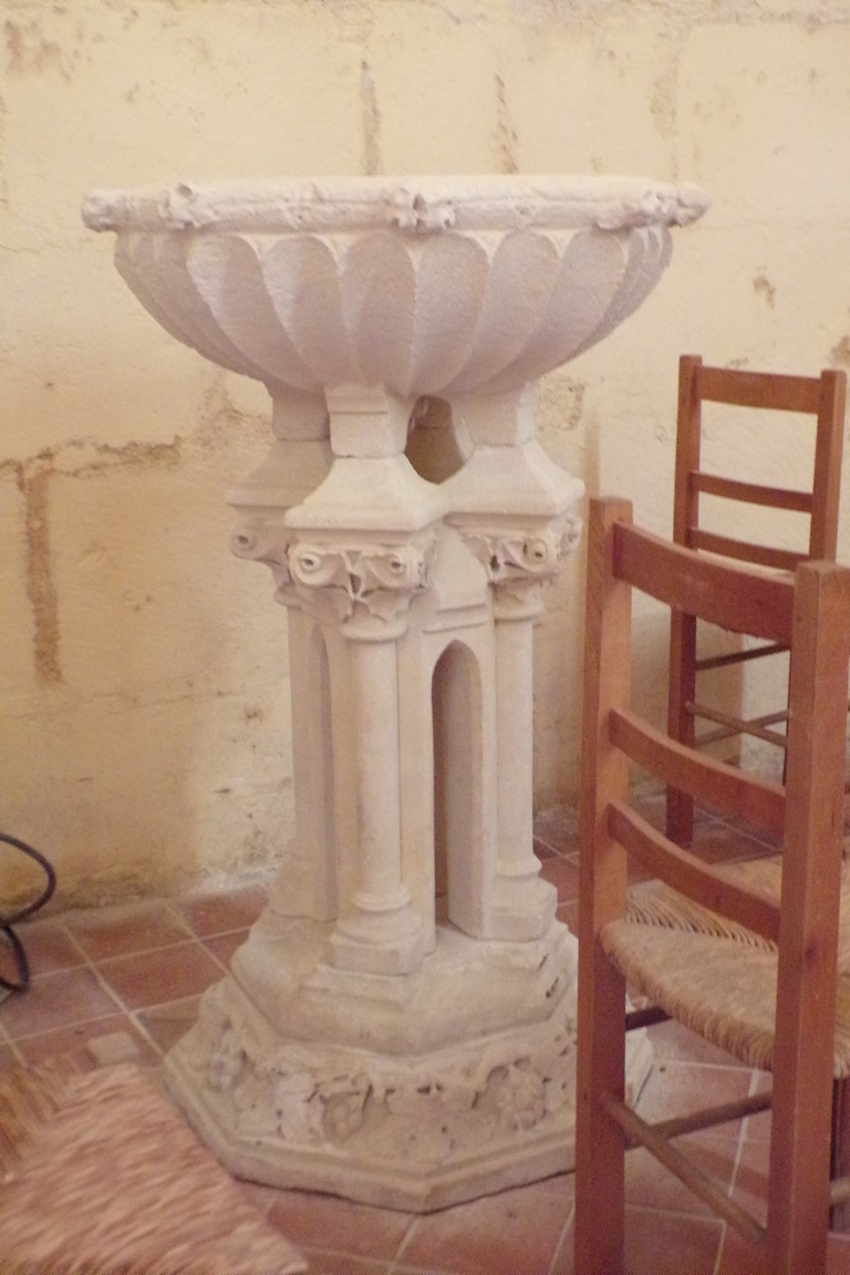 Salles d'Angles - L'église Saint-Maurice - Fonts Baptismaux (3 avril 2017)