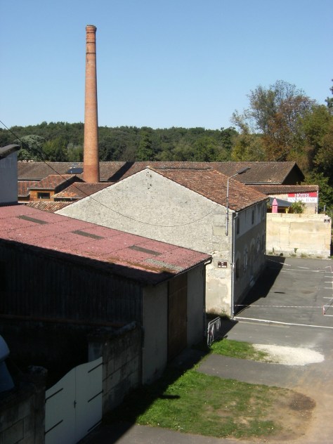 Verrerie Claude Boucher, puis Société des verreries de Cognac et de Carmaux, puis Saint-Gobain emballage, actuellement Cognac Otard et Ets Jouinot (28 septembre 2015)