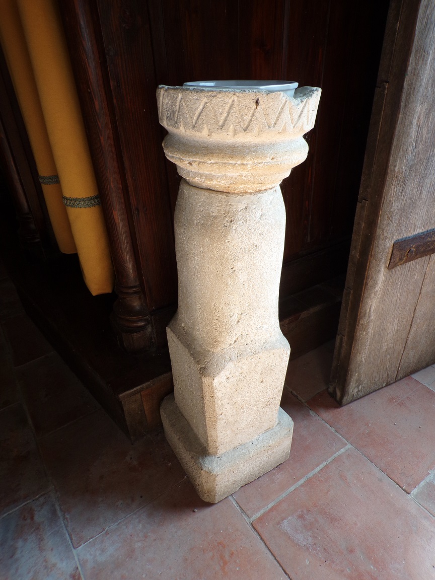 Le Seure - L'église Notre-Dame de l'Assomption - Le bénitier (29 juin 2019)