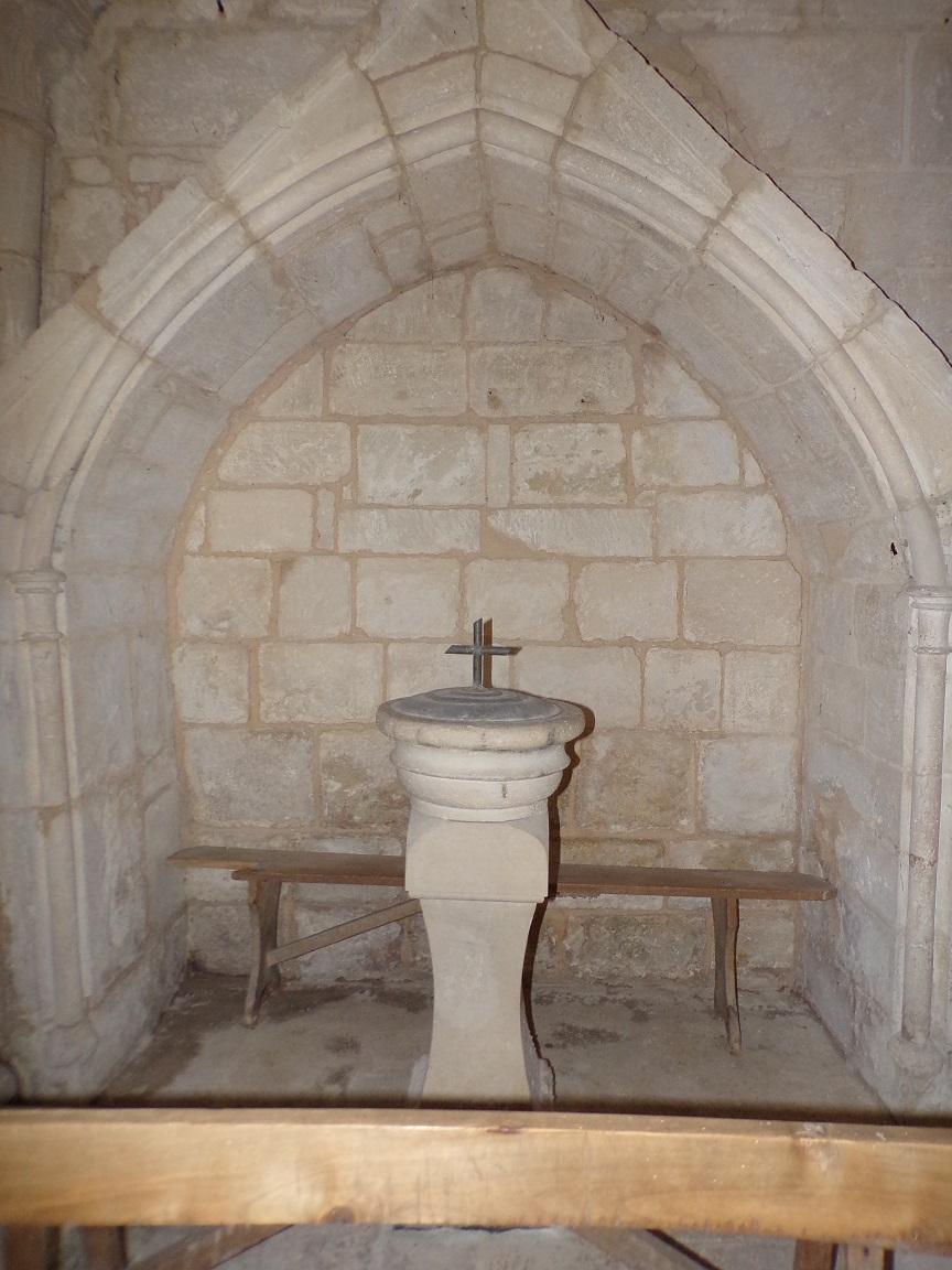 Thors - L’église Sainte-Madeleine - Fonts baptismaux (19 août 2019)