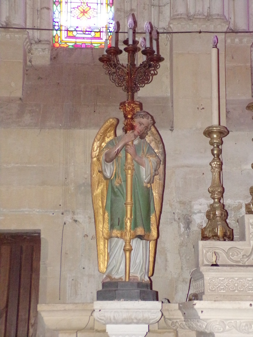 Pérignac - L'église Saint-Pierre - Un ange (21 août 2019)