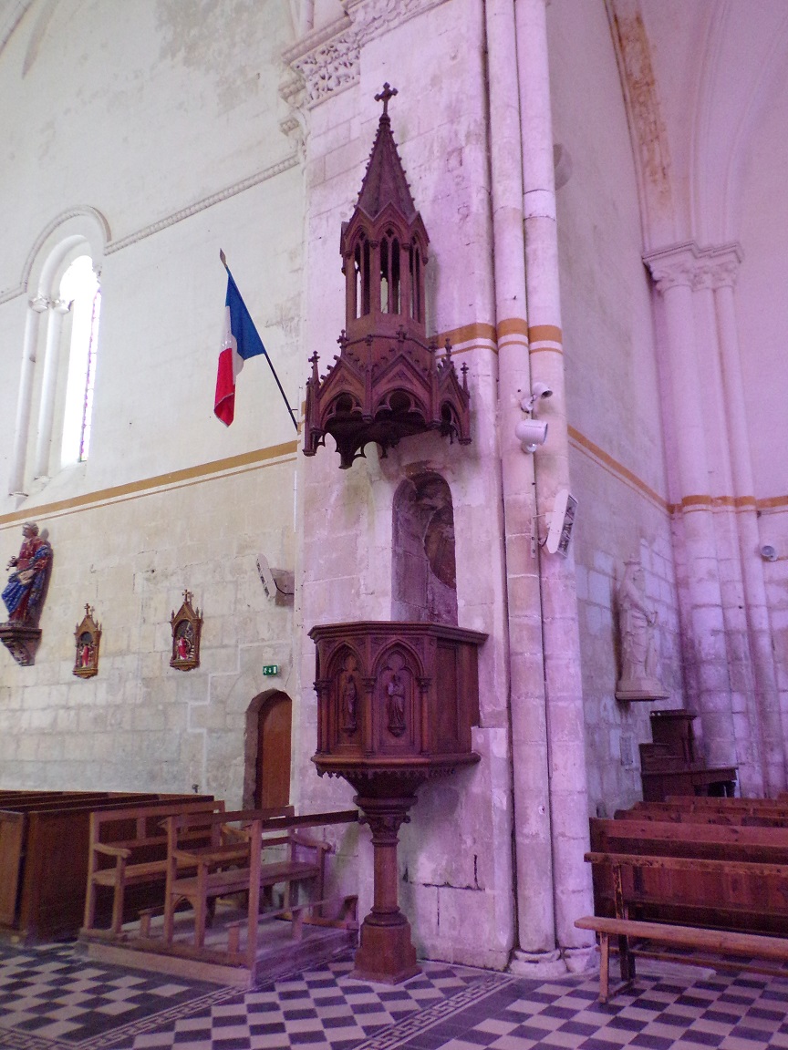 Pérignac - L'église Saint-Pierre - La chaire (21 août 2019)