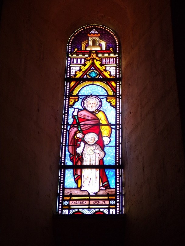 Angeac-Champagne - L'Eglise Saint-Vivien - Le vitrail 'Saint Joseph' (13 mai 2019)