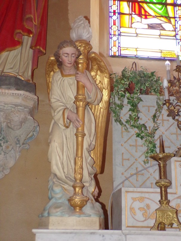 Angeac-Champagne - L'Eglise Saint-Vivien - Un ange (13 mai 2019)
