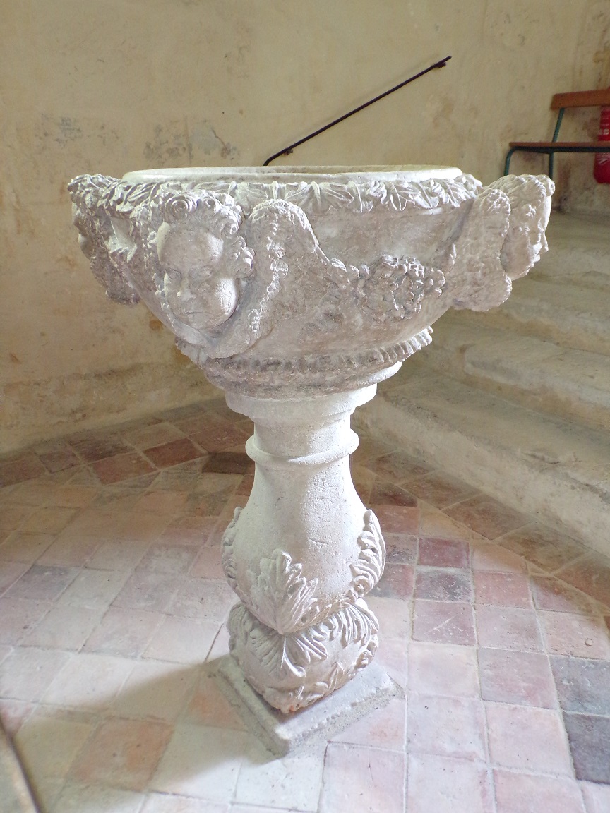 Ars – L’Eglise Saint-Maclou - Fonts baptismaux (24 mai 2018)