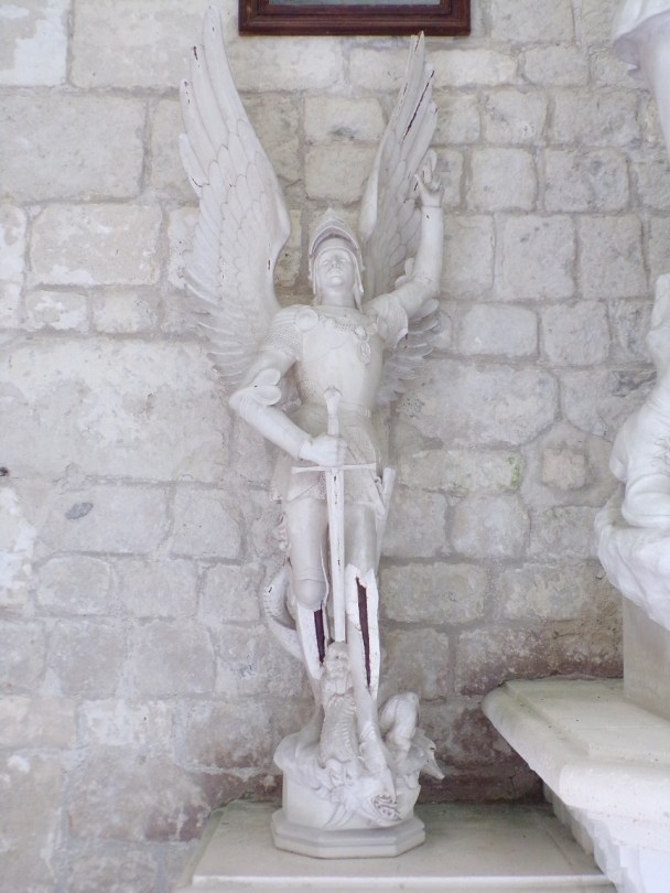 Bonneuil - L'église Saint-Pierre - L'Archange Saint Michel (16 juillet 2020)